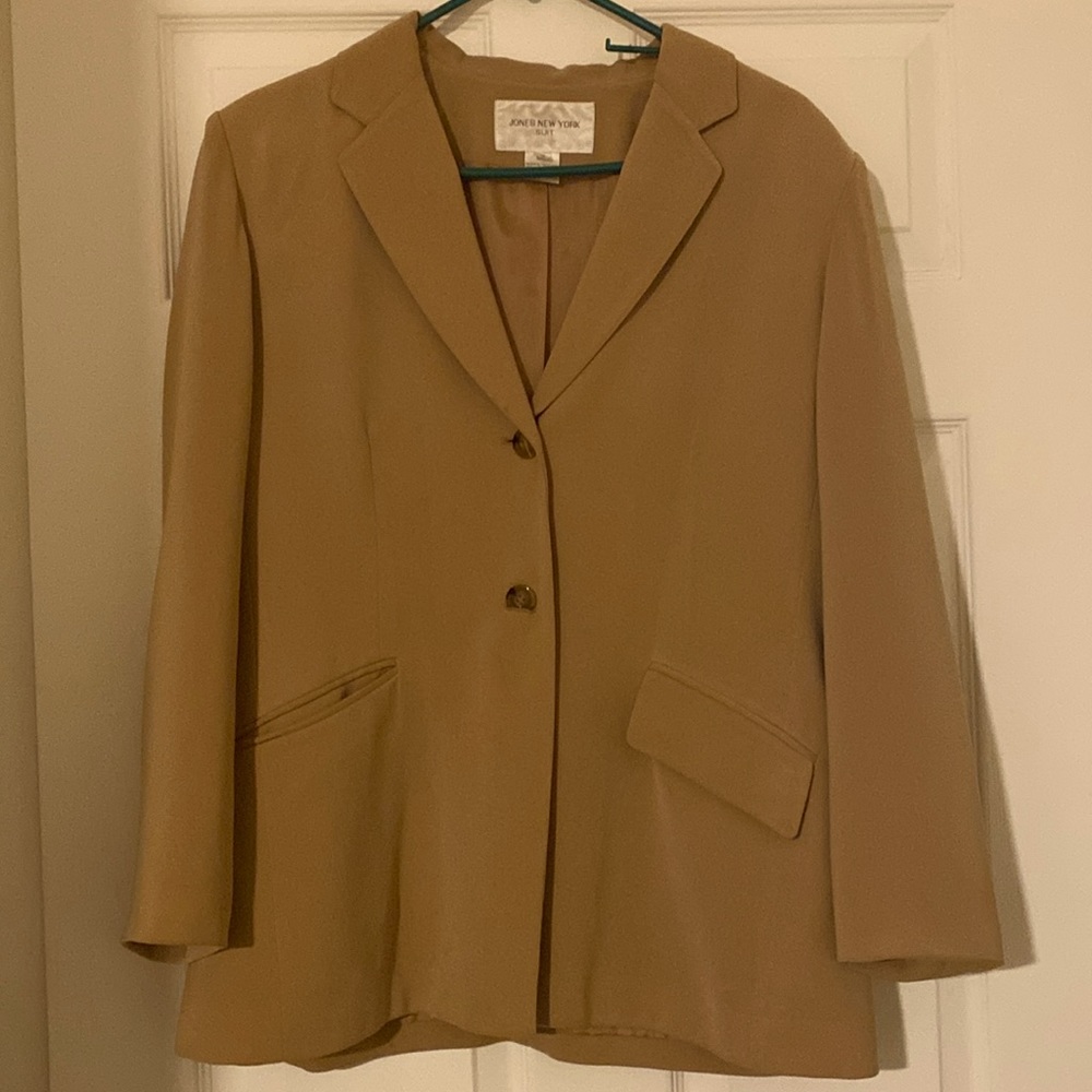 Women’s suit